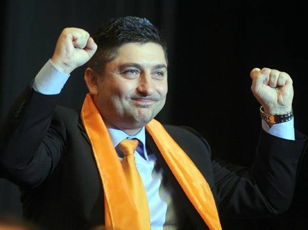 A PDL stadiont épít az U-nak