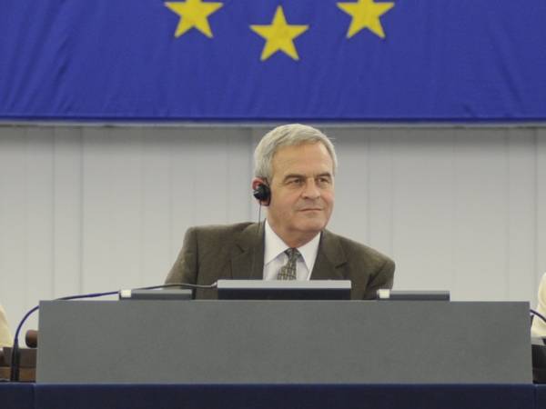 Nem vállal újabb EP-alelnöki mandátumot Tőkés László