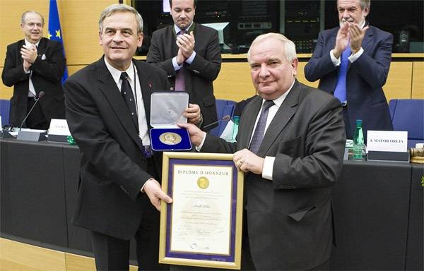 Schuman- és Petőfi-díj Tőkés Lászlónak