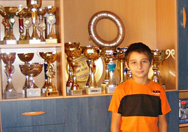 A terepmotorozás kis mestere