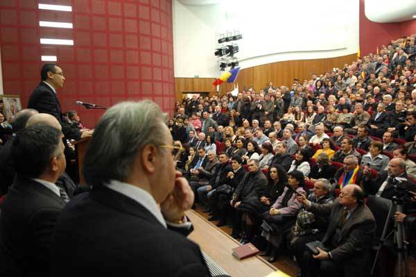 Szópárbaj a magyar nyelv hivatalossá tételéről
