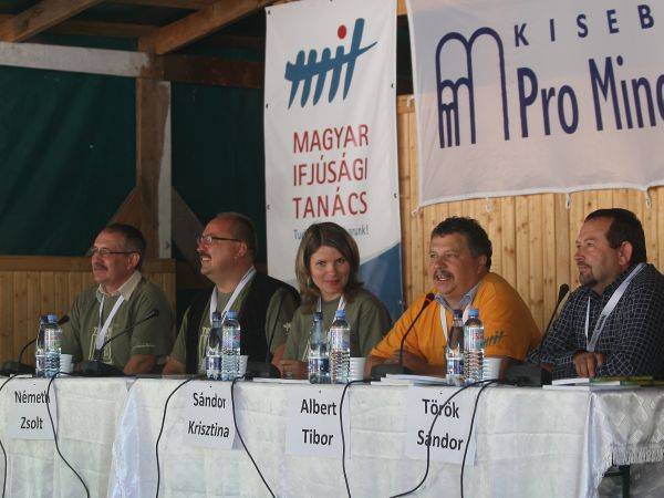 Elkezdődött a Bálványosi Szabadegyetem és Diáktábor