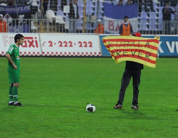  Késelés és Jimmy Jump a magyar rangadón