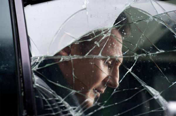 Ismeretlen férfi, ismerős fordulat