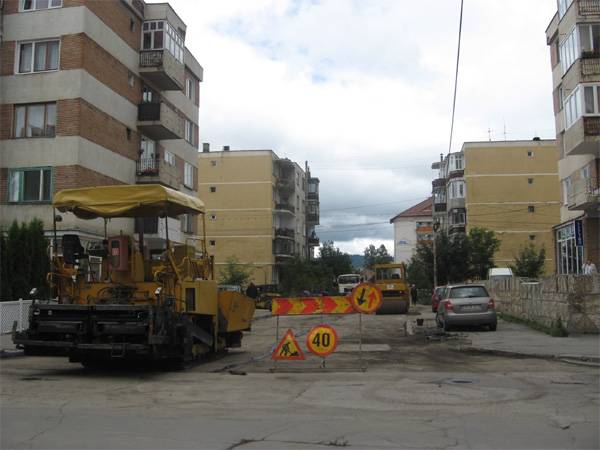 Javítják az utakat Gyergyószentmiklóson