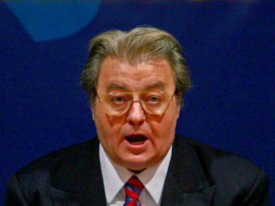 Vádat emeltek Vadim Tudor ellen