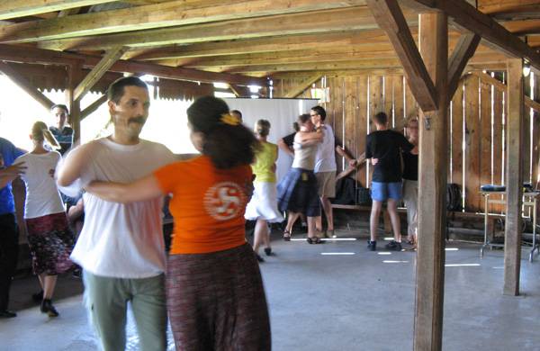 Háromszázan táboroznak Válaszúton