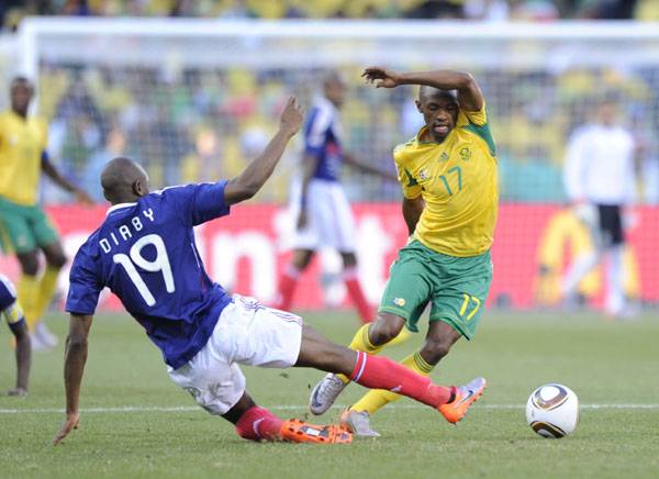 Futball-VB: Karöltve búcsúzott Dél-Afrika és Franciaország