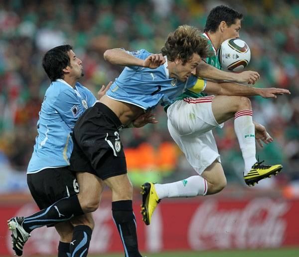 Futball-vb, A csoport: nagy akarás után csöndes továbbjutás