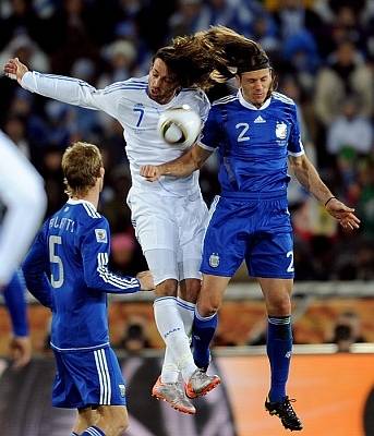 Futball-VB: hibátlan gauchók, szerencsés „ördögök”