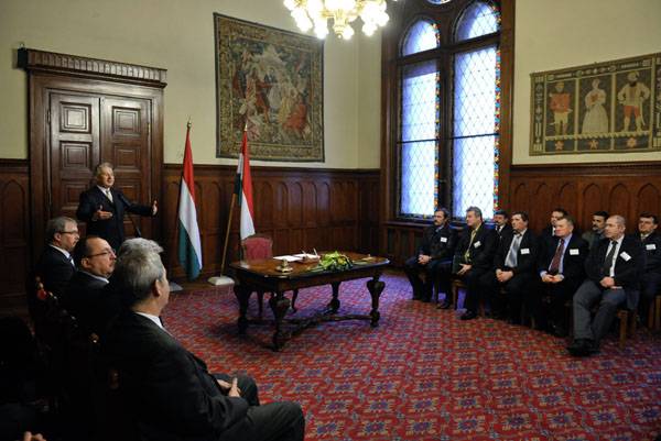 Együttműködés a Kárpát-medencei magyar szervezetek és az Orbán-kormány között