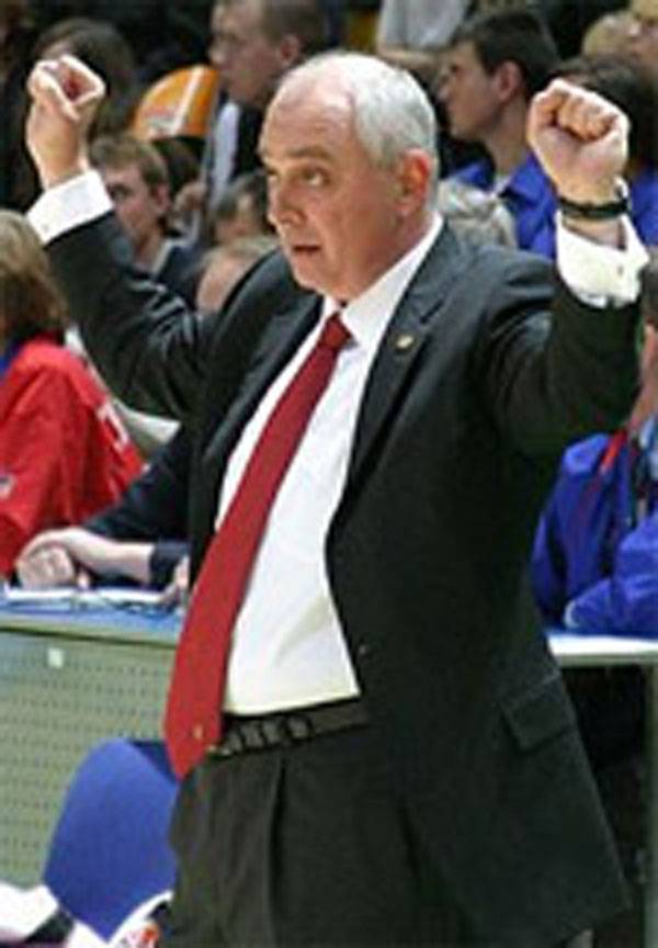  Viszics újra Aradon edz