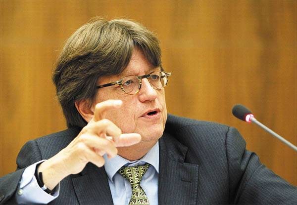 IMF: vaj van a politikum fején