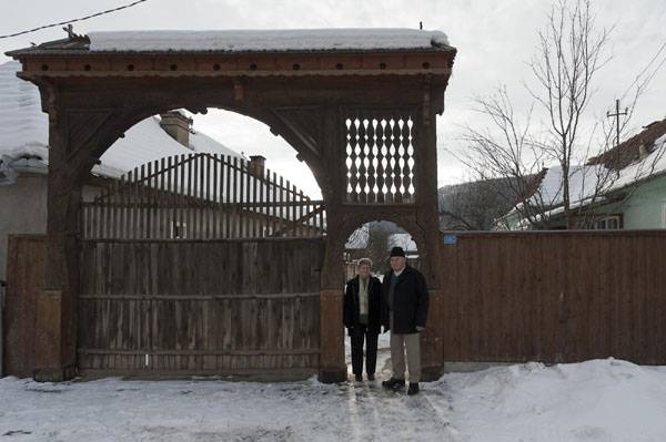 Muzeális értékű székely kapu Csíkmenaságon