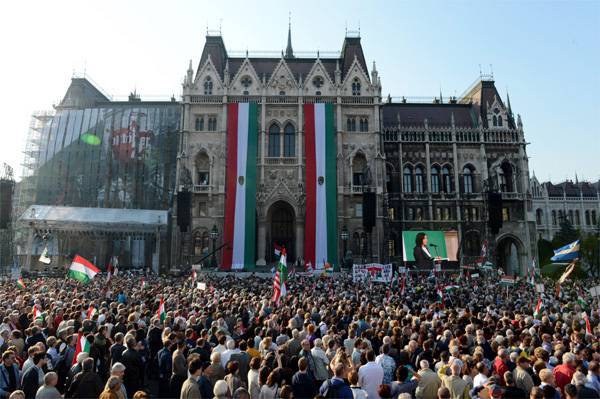 Az 1956-os forradalmat és szabadságharcot ünnepelte Magyarország