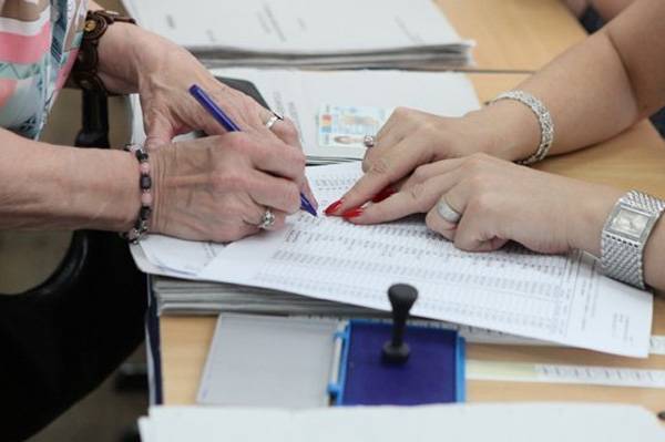 Települési és megyei bizottságok ellenőrzik a választói névjegyzéket