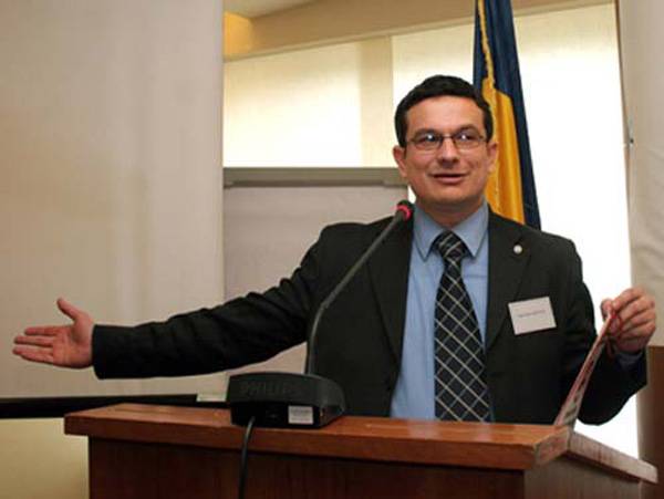 A rasszista vádak miatt Becali és Dragomir is nekiment Asztalos Csabának