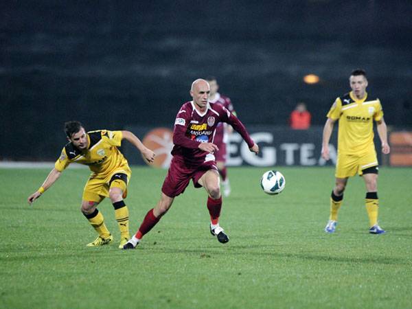 Kiütés a fellegvári ködben