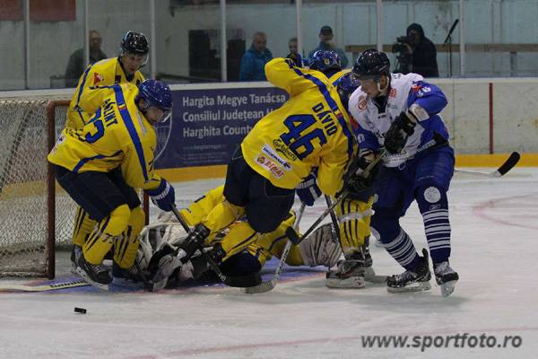 Feltámadt a HSC: megnyerte az erdélyi hokiderbit