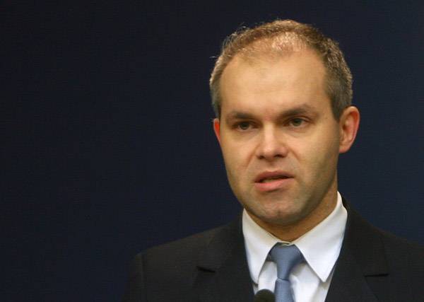 Kutatók kérik Victor Ponta lemondását, vizsgálják Funeriut