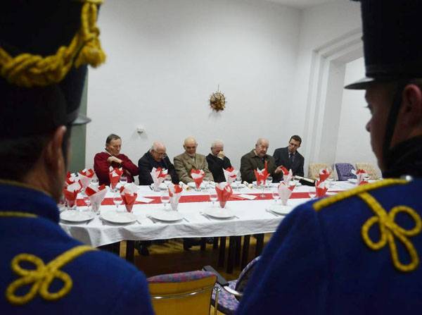 Második világháborús huszárokat köszöntöttek Csíksomlyón 