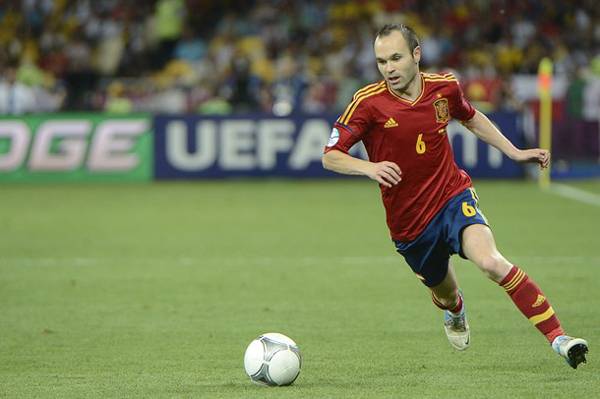 Messi, Iniesta vagy Ronaldo lesz az UEFA legjobbja?