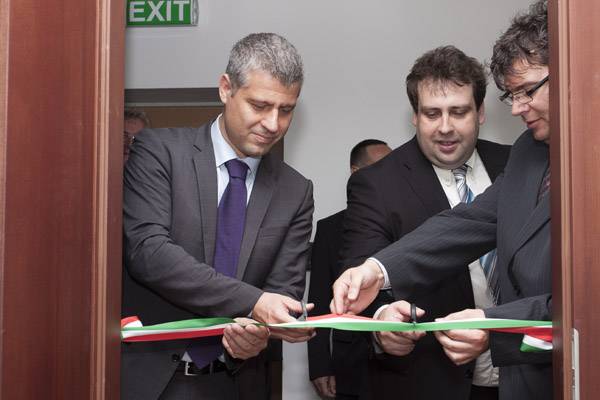 Épülgetnek a hidak a vállalkozók között