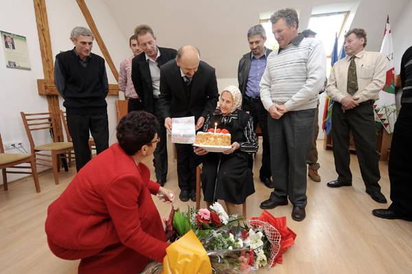 Százéves a borzsovai Lakatos Anna