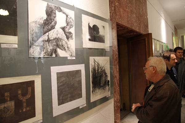 Éjjel-nappal látogatható galériát nyitottak meg Csíkszeredában