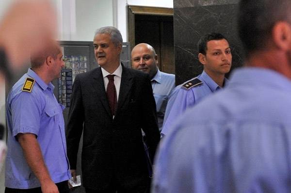 Hamarabb szabadul Năstase?