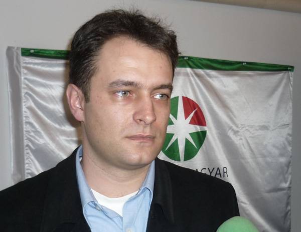 „A választók passzivitása a legkeményebb ellenfél” –  interjú Portik Vilmossal, az EMNP marosvásárhelyi jelöltjével