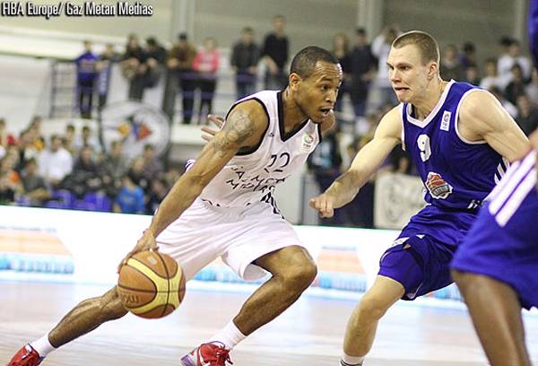 Győztes kosár nyolc méterről