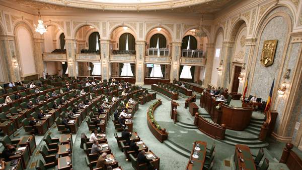 „Bebetonozott” honatyai mandátum