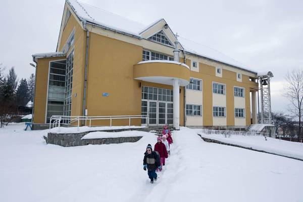 Korszerűsítenék a csíkszeredai Caritas központját