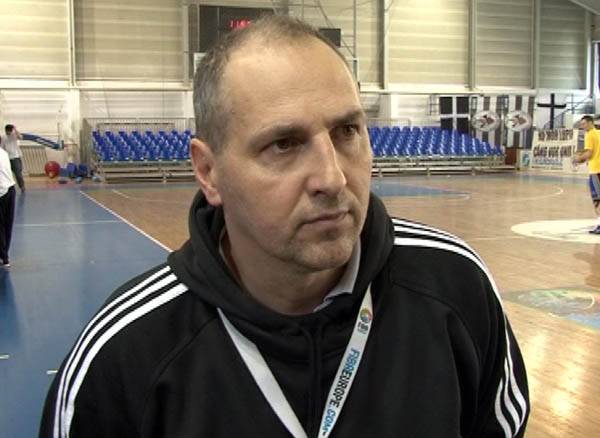 Ţenter a román kapitány