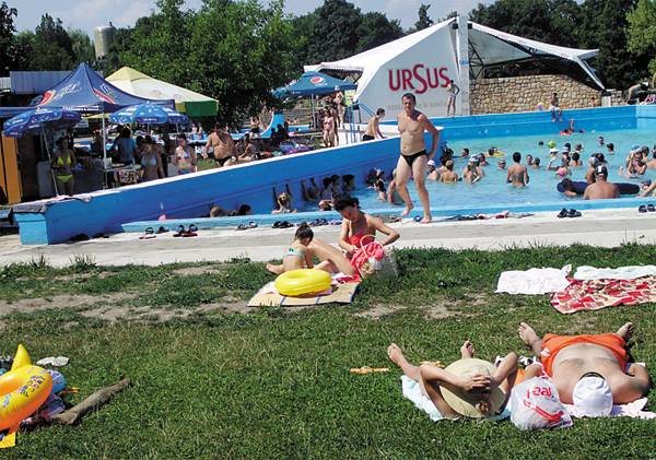 Zsarolnak a vendéglátósok