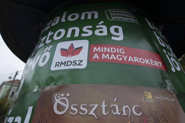 Kiélezett kampányverseny: küzdelmes időszak vár az erdélyi magyarságra 