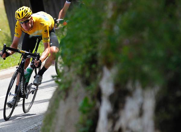 Wiggins már a felénél egyesélyessé tette a Tourt