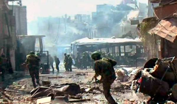 Újabb mészárlás Szíriában, lemondott Kofi Annan