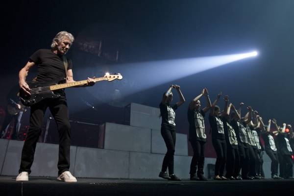 Leomlott a budapesti fal – Roger Waters újraértelmezte a The Wallt