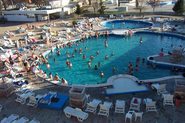 Felemás nyárelő a turizmusban