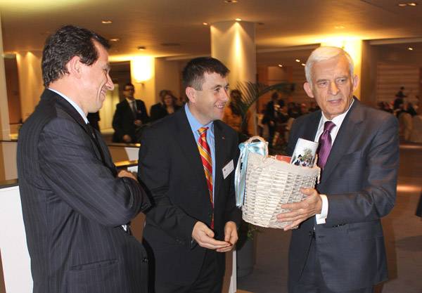 Székely termékek Jerzy Buzeknek