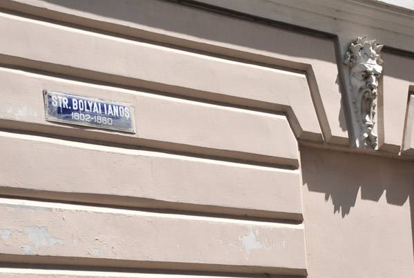 &bullet;  Fotó: Bone Ewald