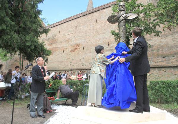 &bullet;  Fotó: Boda Gergely