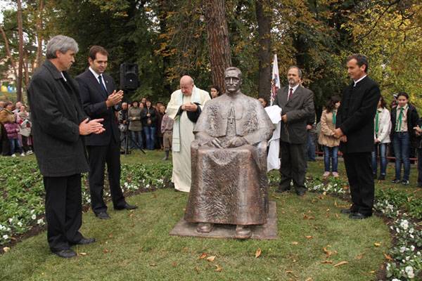 •  Fotó: Henning János