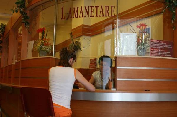 Nem rohanták le a zálogházakat