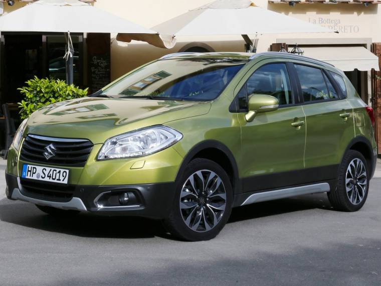 Megnövekedett Suzuki szabadidő-autó Esztergomból