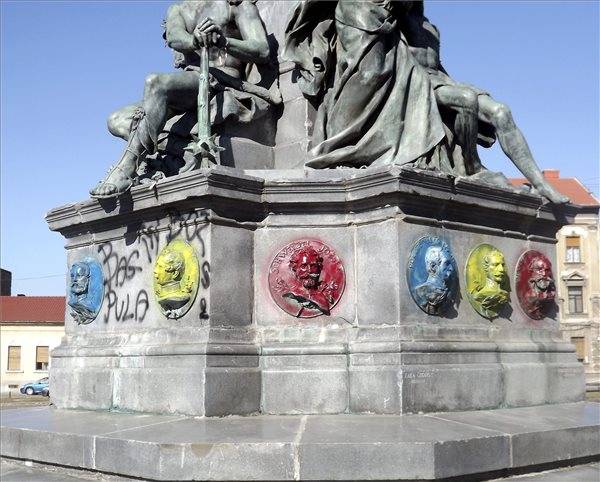 Ismeretlenek meggyalázták az aradi Szabadság-szobrot