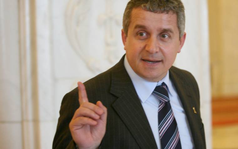 Homoszexuális párok jogai: Prună lemondását követelik