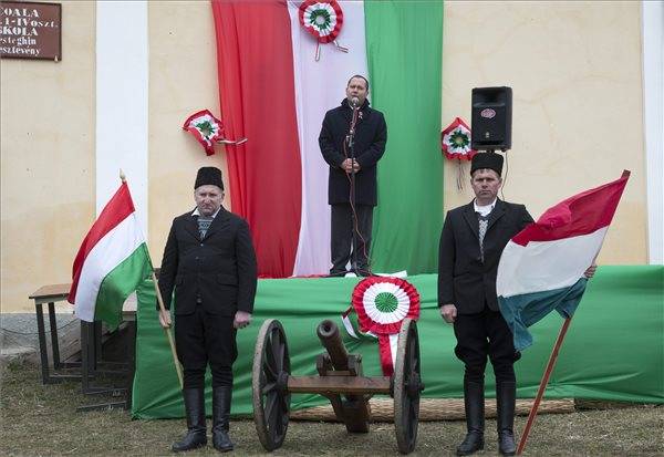 Szilágyi Zsolt: ma is harcolni kell a szabadságért